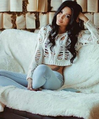 Устина, 25